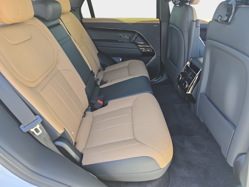 New 2027 Land Rover Range Rover Sport Dynamic SE AWD/4WD image 11