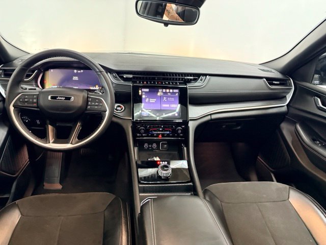 Certified 2024 Jeep Grand Cherokee Altitude AWD/4WD image 39