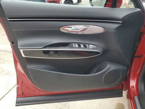 Used 2025 Genesis GV70 2.5T image 18