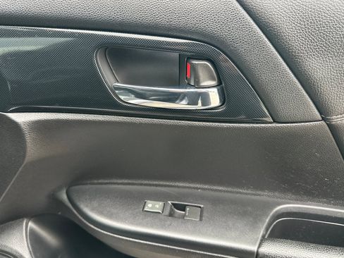 Used 2015 Honda Accord Sport image 18