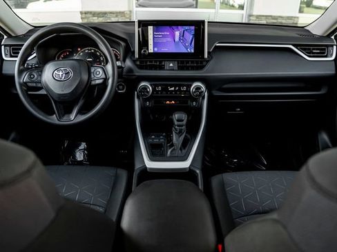 Used 2025 Toyota RAV4 XLE FWD image 20
