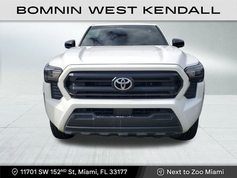 Used 2024 Toyota Tacoma SR image 2