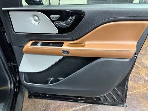 Used 2022 Lincoln Aviator Reserve w/ Equipment Group 201A AWD/4WD image 29