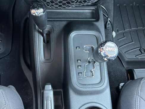 Used 2013 Jeep Wrangler Sport AWD/4WD image 16