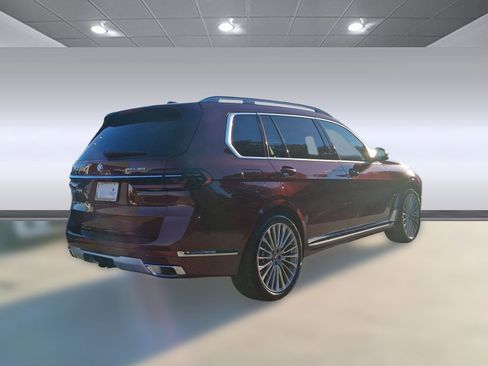 Used 2026 BMW X7 xDrive40i AWD/4WD image 9