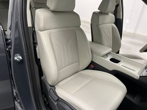 Used 2025 Hyundai Santa Fe SEL image 23