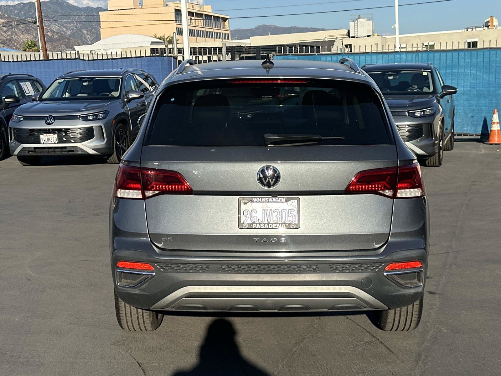 Certified 2023 Volkswagen Taos SE FWD image 5