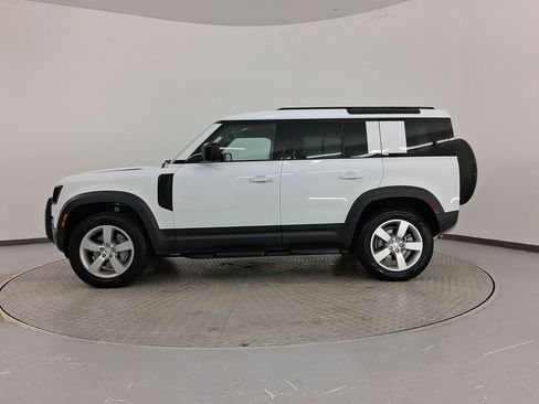 New 2025 Land Rover Defender 110 S image 2