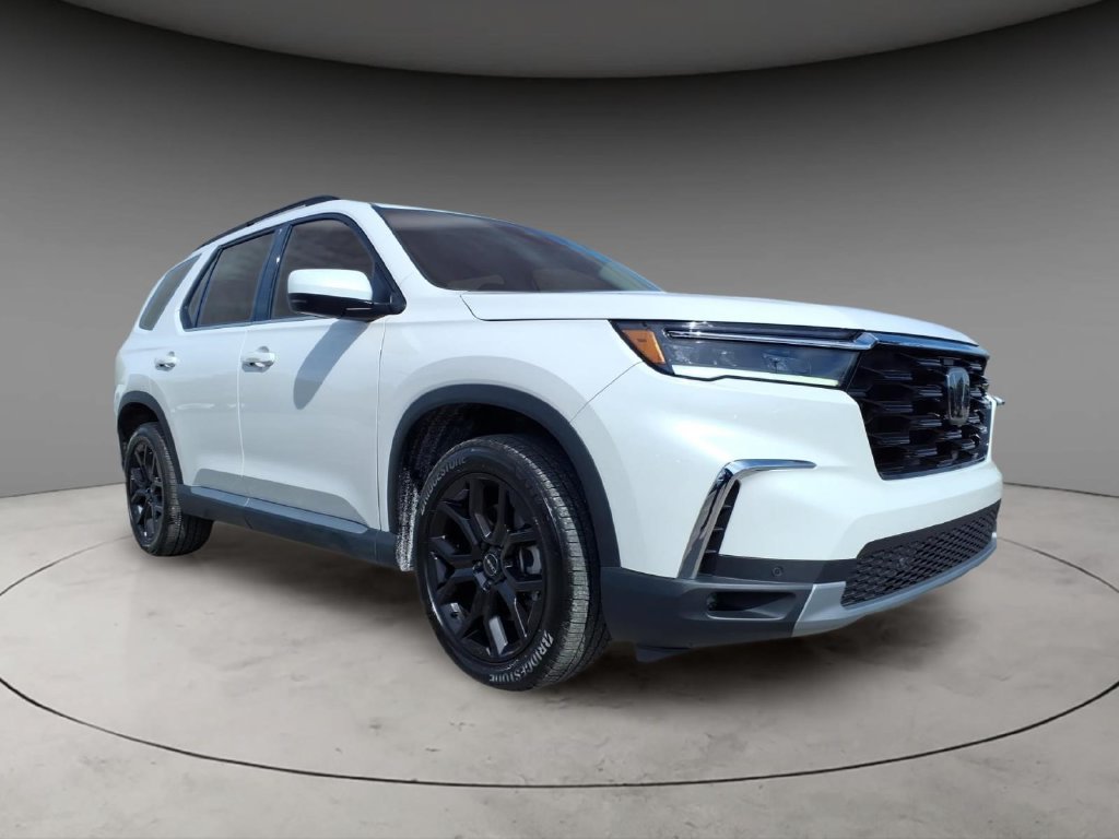 Used 2025 Honda Pilot Touring image 9