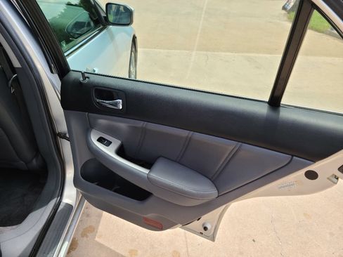 Used 2005 Honda Accord Hybrid Sedan image 14