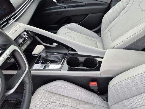 Used 2023 Hyundai Elantra Limited FWD image 21