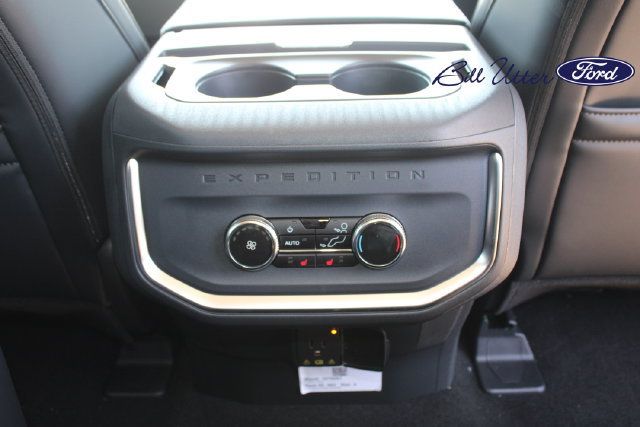 New 2027 Ford Expedition Platinum w/ Driver's Package RWD image 11