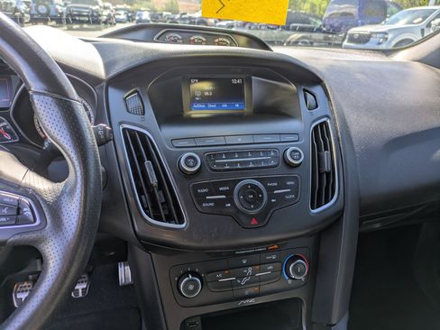 Used 2018 Ford Focus ST image 25