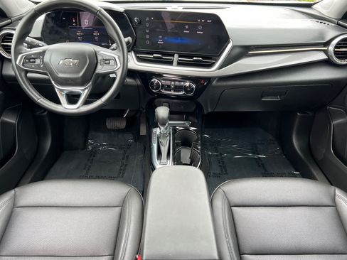 Used 2024 Chevrolet Trax ACTIV w/ Driver Confidence Package FWD image 3