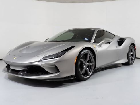 Used 2021 Ferrari F8 Tributo image 12