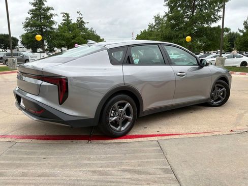 Used 2025 Kia K4 FWD image 6