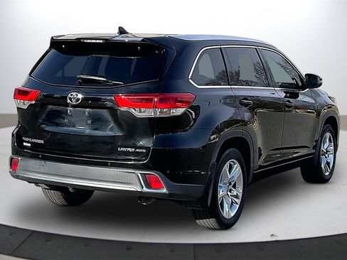 Used 2018 Toyota Highlander Limited image 9