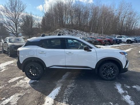 New 2026 Nissan Kicks SR w/ Cold Weather Package image 4