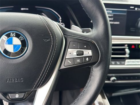 Used 2023 BMW X5 xDrive45e w/ Executive Package image 17