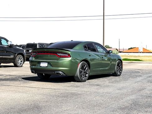 Used 2020 Dodge Charger SXT w/ Blacktop Package RWD image 10