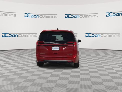New 2026 Chrysler Pacifica Limited AWD/4WD image 8