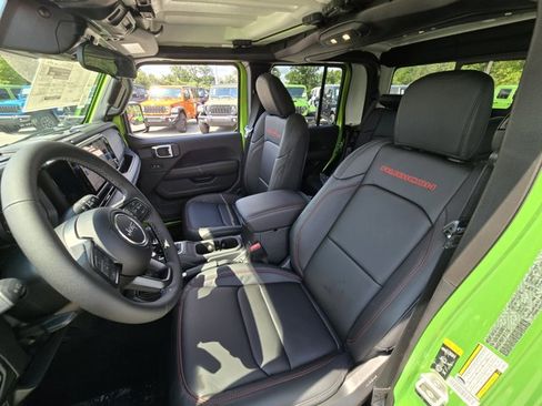 New 2025 Jeep Gladiator Rubicon w/ Convenience Group image 22