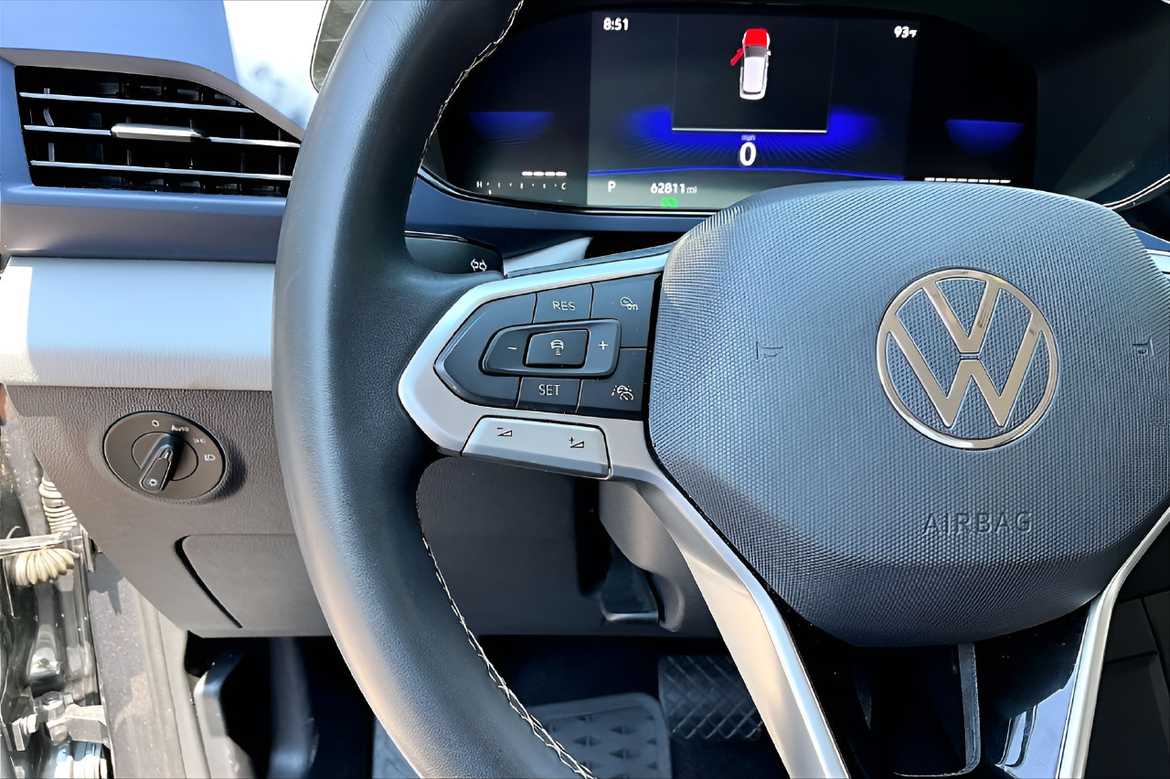 Used 2022 Volkswagen Taos SE w/ IQ.Drive SE Package FWD image 10