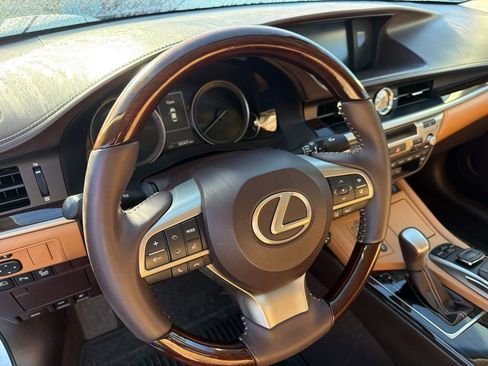 Used 2016 Lexus ES 350 w/ Luxury Package w/Wood Trim FWD image 7