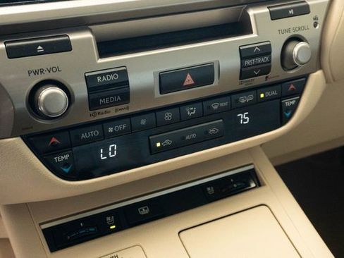 Used 2013 Lexus ES 350 w/ Luxury Pkg FWD image 23