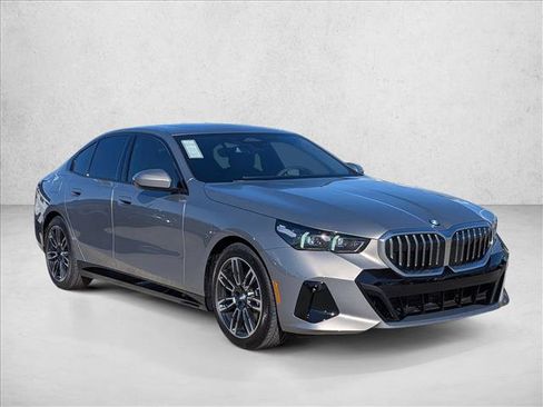 Used 2026 BMW 530i xDrive w/ M Sport Package AWD/4WD image 6
