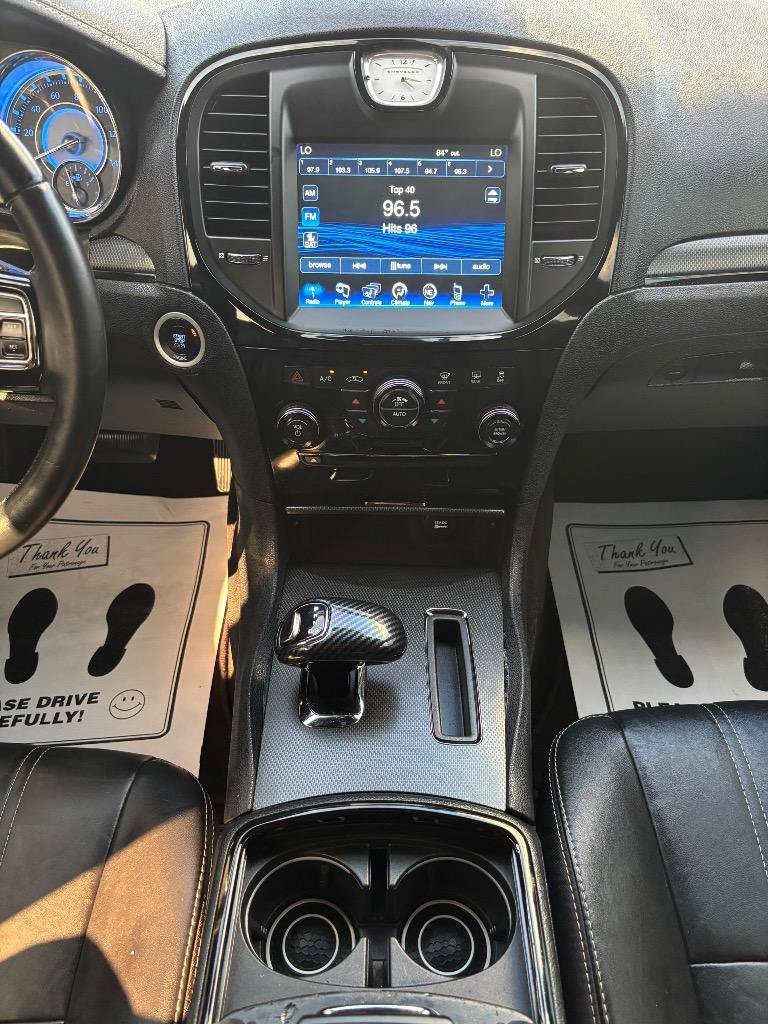 Used 2013 Chrysler 300 S RWD image 19