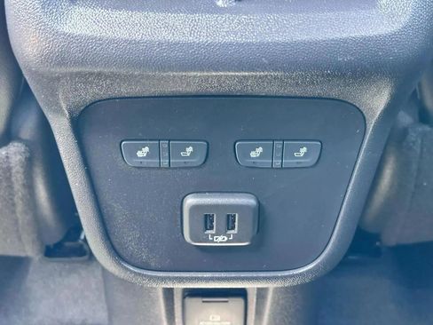 Used 2022 Chevrolet Equinox Premier image 20