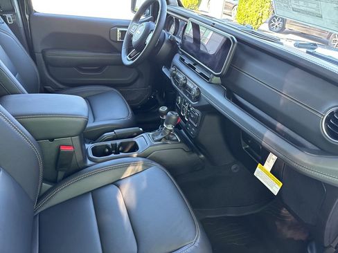 New 2026 Jeep Gladiator Sport AWD/4WD image 38