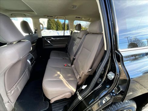 Used 2023 Lexus GX 460 Premium w/ Premium Package image 15