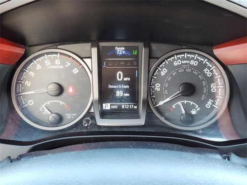 Used 2018 Toyota Tacoma TRD Sport image 12