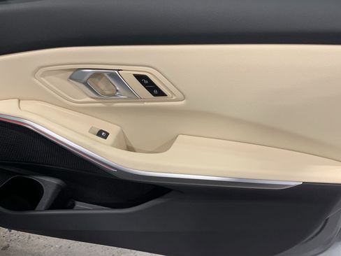 Used 2025 BMW 330i Sedan w/ Convenience Package image 26