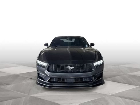 Used 2024 Ford Mustang Coupe RWD image 3
