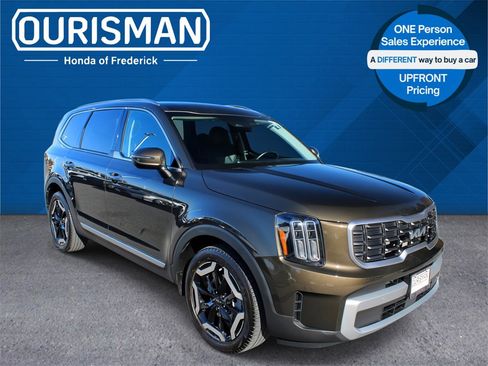 Used 2023 Kia Telluride S w/ S Sunroof Package image 1