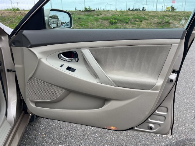 Used 2007 Toyota Camry LE FWD image 30