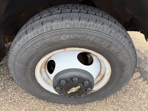 Used 1998 Chevrolet Express 3500 RWD image 14