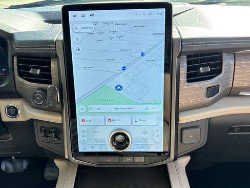 Used 2023 Ford Expedition Limited image 20