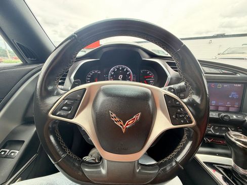 Used 2017 Chevrolet Corvette Stingray Coupe w/ 1LT RWD image 19