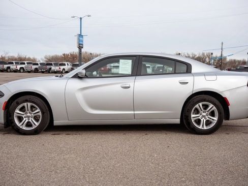 Used 2022 Dodge Charger SXT image 8
