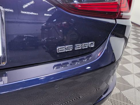 Used 2019 Lexus ES 350 Ultra Luxury w/ Accessory Package FWD image 11