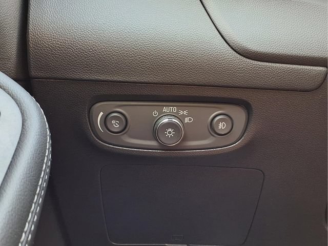 Certified 2023 Buick Encore GX Select w/ Sport Touring Package FWD image 12