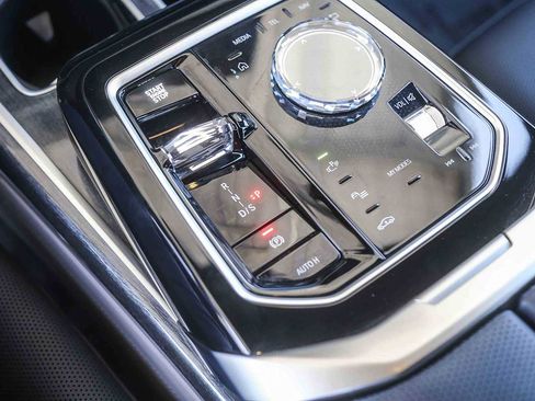 Used 2025 BMW 760i xDrive 760i xDrive w/ Executive Package image 16