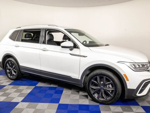 Used 2023 Volkswagen Tiguan SE FWD image 4