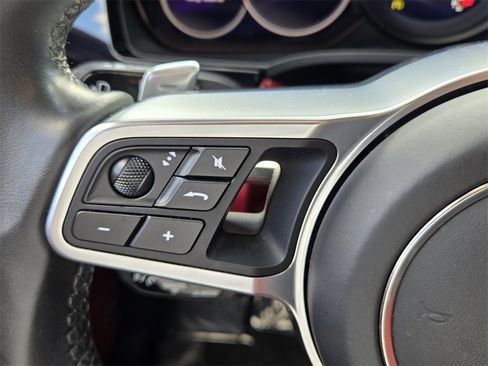 Used 2022 Porsche Cayenne image 27