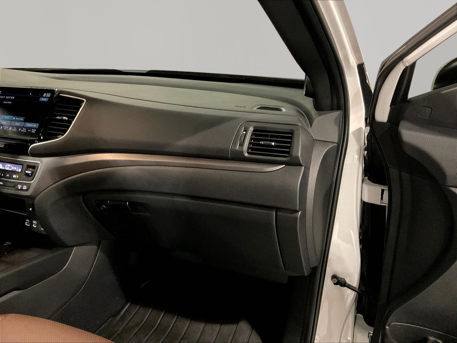 Certified 2025 Honda Ridgeline RTL+ image 27
