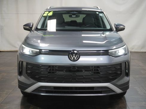 Certified 2026 Volkswagen Tiguan SE AWD/4WD image 10